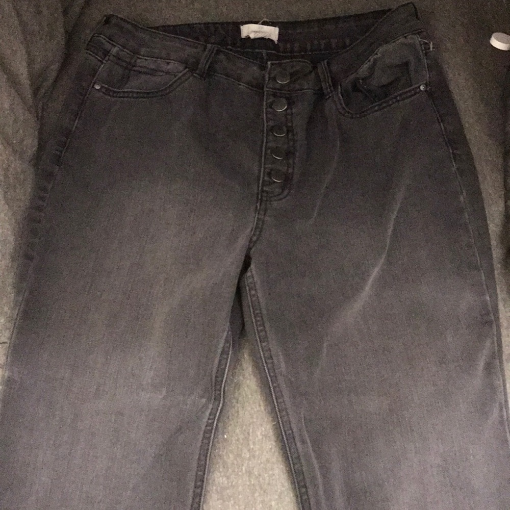Black mom jeans